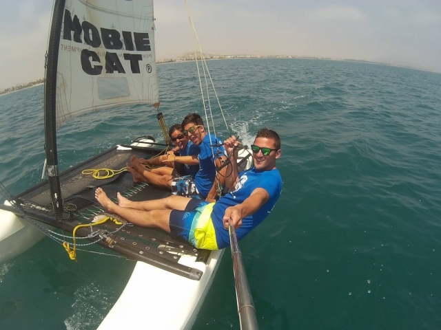 Navegando en hobie cat.jpg